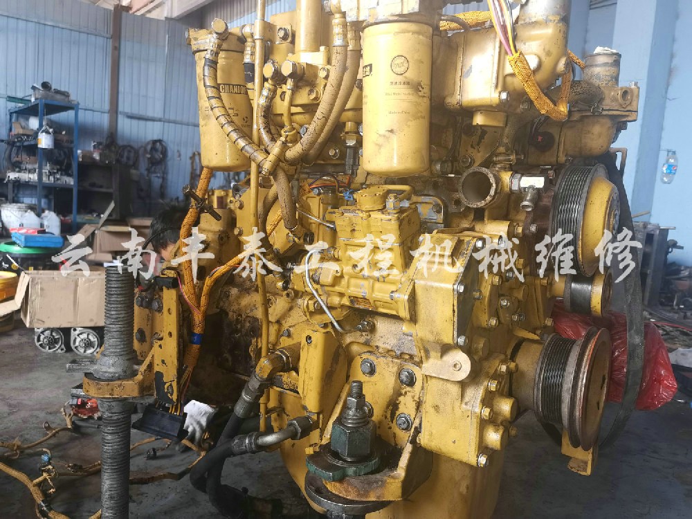 挖掘機發動機維修